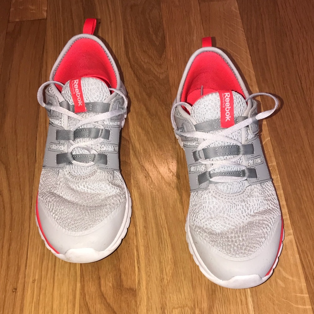Reebok women’s sub lite sneakers size 8 worn once